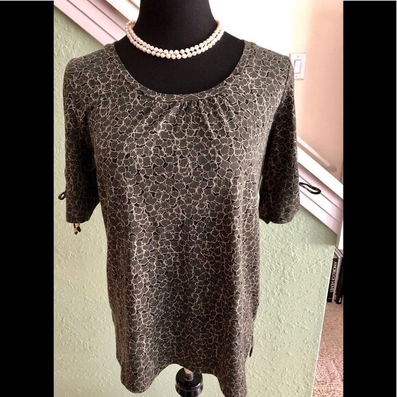 Nice shirt by Michael Kors in size medium - Picture 1 of 3